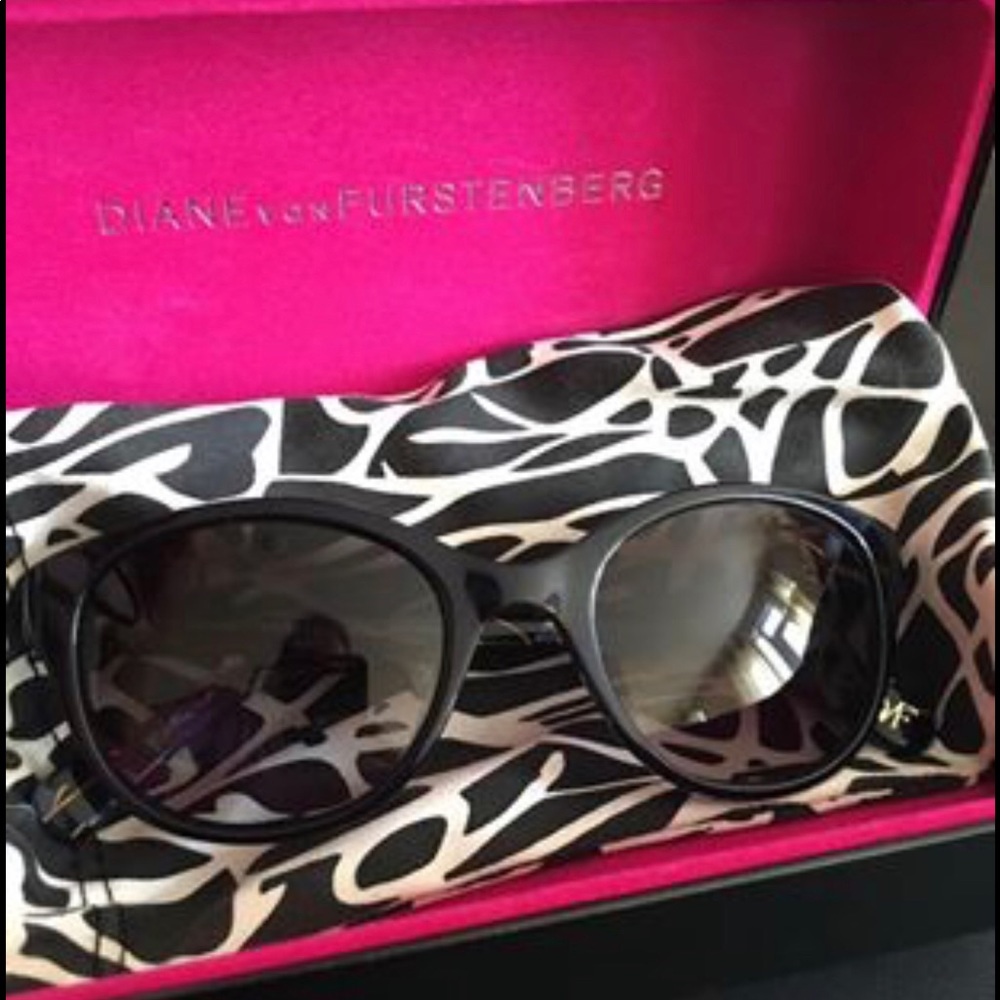 Diane Von Furstenberg Cat Eye Sunasses